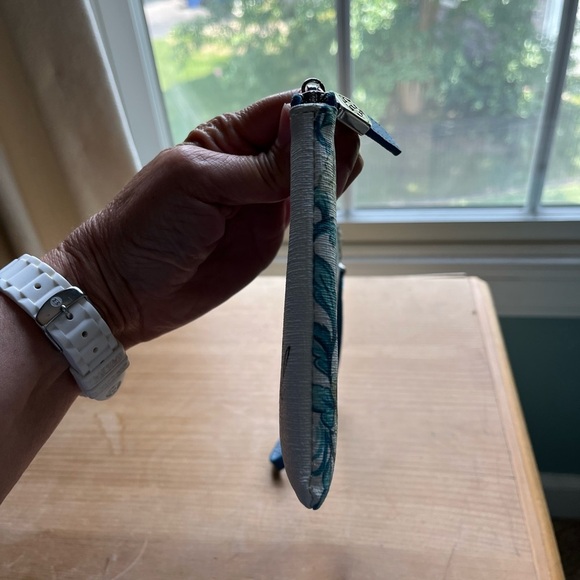 Brighton Bella Life is Beautiful Wristlet White Blue Floral Phone Bag Purse - Picture 10 of 12